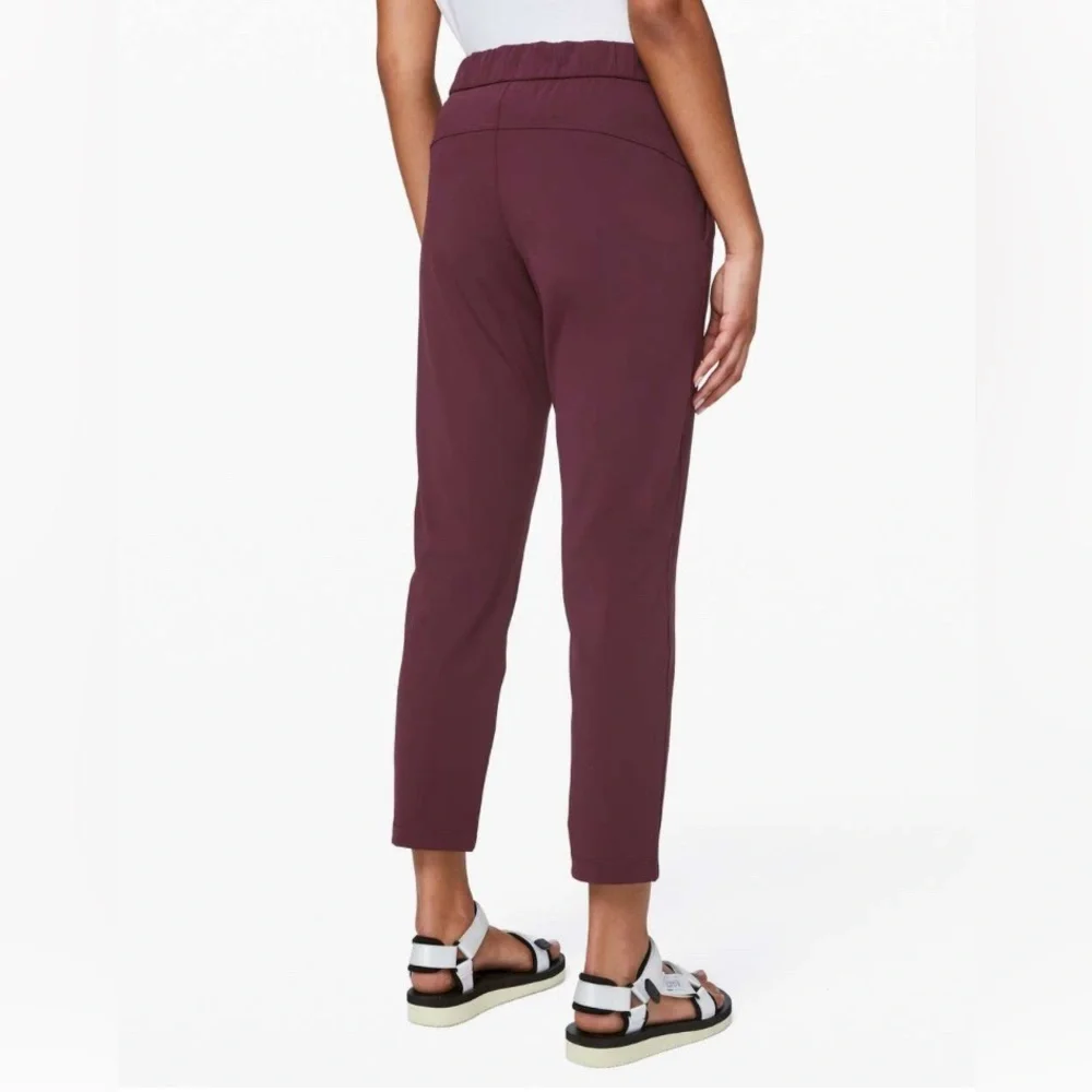 Lululemon On the Fly 7/8 Pant
Dark Adobe - Picture 3 of 11